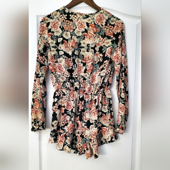 Olivaceous long sleeve short pink floral romper S - Picture 3 of 5